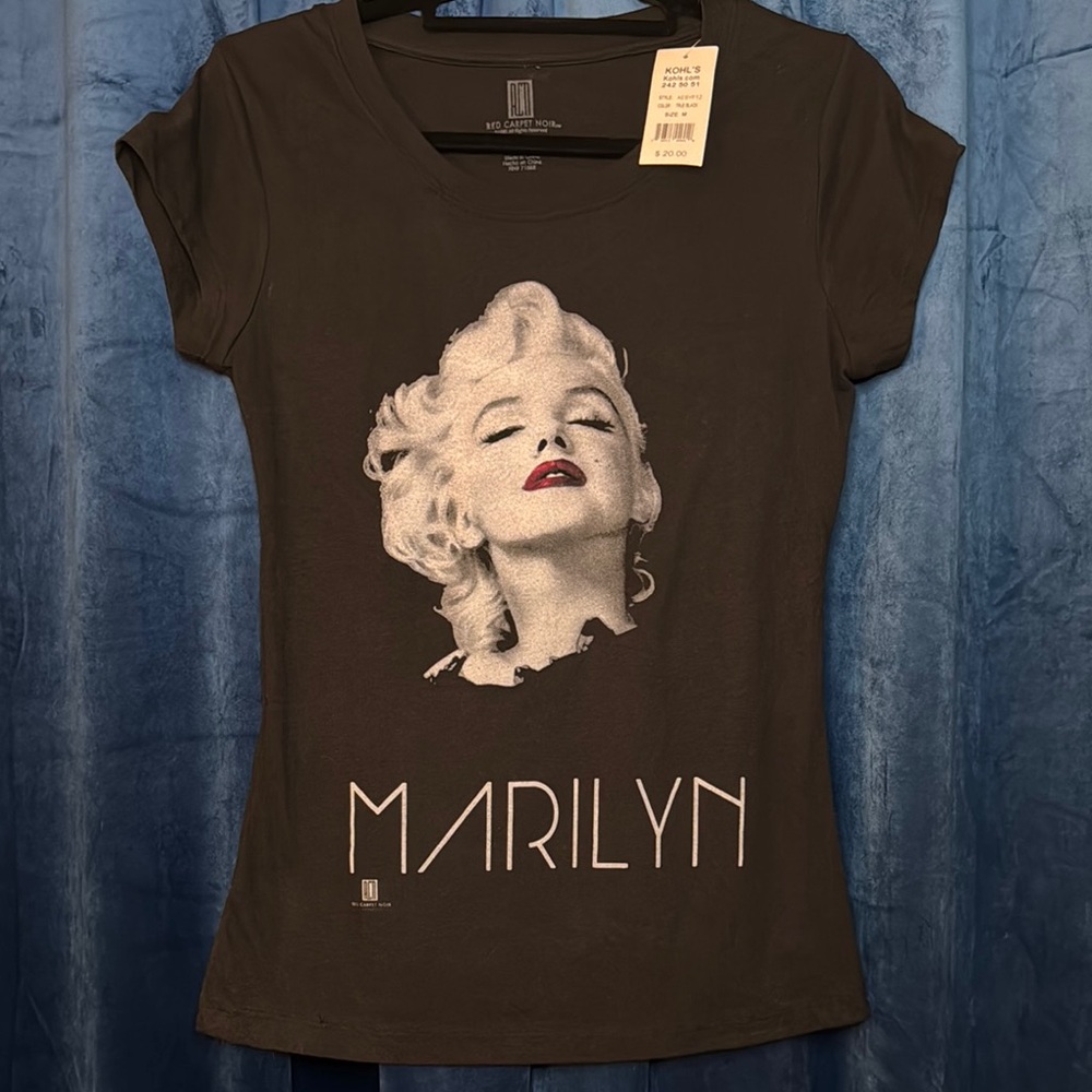 NWT Red Carpet Noir Women's Black Graphic Tee Featuring Marilyn Monroe Sz M